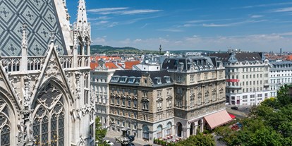 Winterhochzeit - Preisniveau: €€ - Maria Enzersdorf - Außenansicht von Votiv Kirche - Hotel Regina Wien