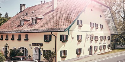 Winterhochzeit - Perfekte Jahreszeit: Frühlings-Hochzeit - Berchtesgaden - Außenansicht - ****Hotel Schlosswirt zu Anif