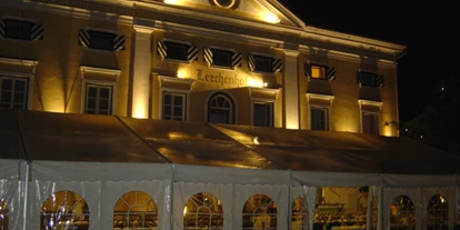 Winterhochzeit - nächstes Hotel - Platz - Hochzeitsfeier draußen - Schloss Hotel Lerchenhof