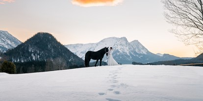Winterhochzeit - Hochzeits-Stil: Boho-Glam - Österreich - Narzissendorf Zloam