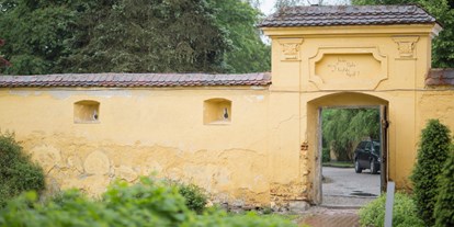 Winterhochzeit - Art der Location: Schloss - Getzing (Aichkirchen) - Liebevoll angelegter Garten auf Schloss Mühldorf in Oberösterreich. - Schloss Mühldorf