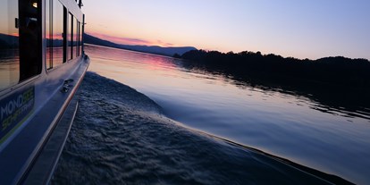 Winterhochzeit - Umgebung: am See - Staudach (Seewalchen am Attersee) - Abendstimmung am Mondsee - Mondsee Schifffahrt Hemetsberger