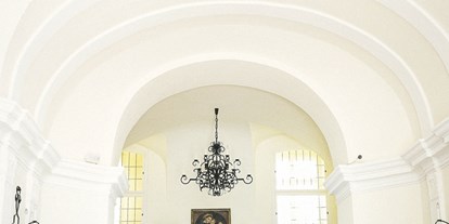 Winterhochzeit - Preisniveau: €€ - Weißenkirchen in der Wachau - Schloss Gurhof / Hochzeit in der Kapelle  - Schloss Gurhof 