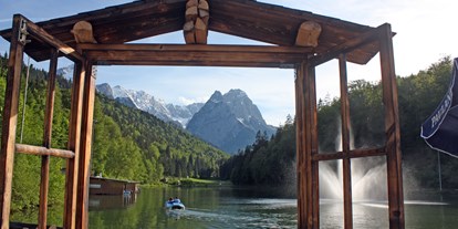 Winterhochzeit - Umgebung: am Land - Saulgrub - Beste Aussichten für Ihren schönsten Tag im Leben am Riessersee in Garmisch-Partenkirchen - Riessersee Hotel Garmisch-Partenkirchen