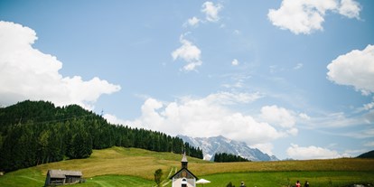 Winterhochzeit - Preisniveau: €€€ - Berchtesgaden - Feiern Sie Ihre Hochzeit auf der Jufenalm in 5761 Maria Alm auf 1.150m Seehöhe.
Foto © martinhofmann.at - Die Jufenalm