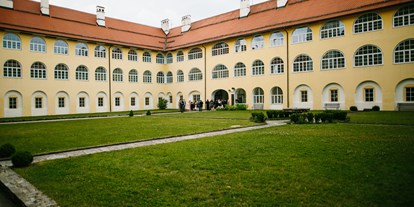 Winterhochzeit - Art der Location: Schloss - Niederdorf (Ebenthal in Kärnten) - Feiert eure Hochzeit im Stift St. Georgen am Längsee. - Stift St. Georgen