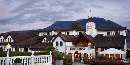 Winterhochzeit - Art der Location: Eventlocation - Schwyz - Aussenansicht Schloss-Hotel - Swiss-Chalet Merlischachen