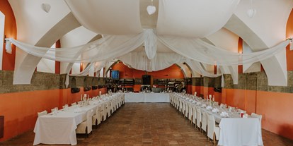 Winterhochzeit - PLZ 8355 (Österreich) - Der große Festsaal des Schloss Kornberg bietet Platz für 180 Hochzeitsgäste. - Schlosswirt Kornberg