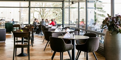 Winterhochzeit - Umgebung: am Fluss - Altenschlag (Helfenberg, Vorderweißenbach) - Café Bar  - ARCOTEL Nike Linz