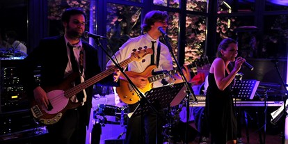 Winterhochzeit - Garten - Seeshaupt - Live Band am Abend - ViCulinaris im Kolbergarten