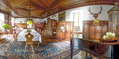 Winterhochzeit - Garten - Kärnten - Zirbensaal - Gut Schloss Lichtengraben  - romantisches Schloss exklusive mieten