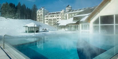 Winterhochzeit - nächstes Hotel - Lehen (Haus) - Beheizter Aussenpool 
Foto © Richard Schabetsberger  - Schloss Pichlarn