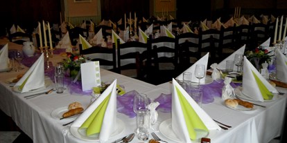 Winterhochzeit - Umgebung: in Weingärten - Donauraum - Tischdekoration - Bio Kräuterlandgasthaus mit Eventsaal für Hochzeiten