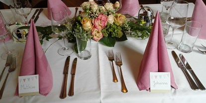 Winterhochzeit - Umgebung: am Land - Höbersdorf - Tischdekoration - Bio Kräuterlandgasthaus mit Eventsaal für Hochzeiten