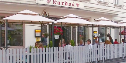 Winterhochzeit - Umgebung: in einer Stadt - Loretto - Kardos Terrasse bis zu 16 Sitzplätze - Restaurant Kardos K.u.K. Spezialitäten