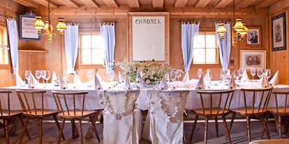 Winterhochzeit - Stuhlfelden - Die Bauernstube bietet einen bodenständigen und schönen Rahmen für die Hochzeitstafel. - Schwaigerlehen