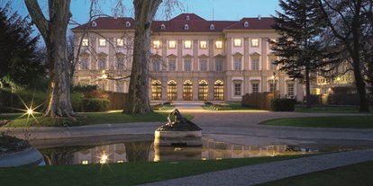Winterhochzeit - Art der Location: Schloss - Mödling - Die Nordfassade des GARTENPALAIS
(c) LIECHTENSTEIN. The Princely Collections, Vaduz–Vienna - Gartenpalais Liechtenstein