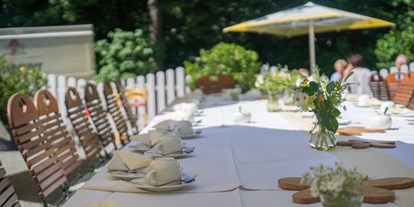 Winterhochzeit - Perfekte Jahreszeit: Frühlings-Hochzeit - Beiersdorf - Festliche Tafel - Bergwirtschaft Bieleboh Restaurant & Hotel