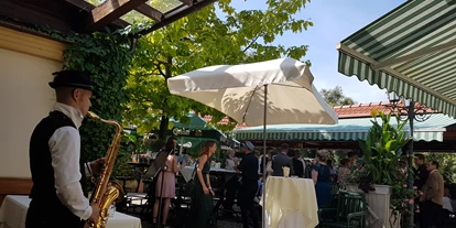 Winterhochzeit - Perfekte Jahreszeit: Sommer-Hochzeit - Göß (Leoben) - Aperitif im Gastgarten - Hotel Restaurant Fischerwirt