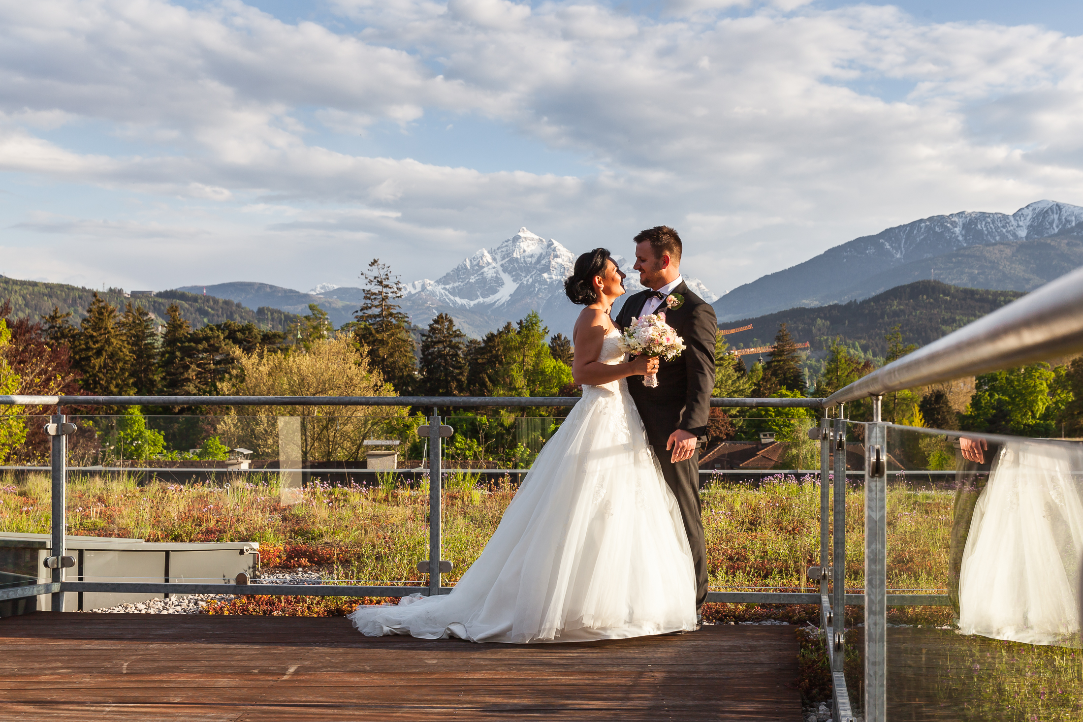 Hochzeitslocation - Ihre Hochzeitssuite inkl. privater 360° Panorama Dachterrasse hoch über den Dächern Innsbrucks eignet sich auch ideal für Ihre Hochzeitsfotos - Austria Trend Hotel Congress Innsbruck
