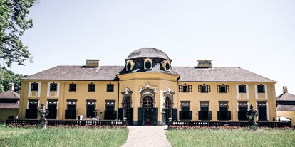 Winterhochzeit - Preisniveau: keine Angabe - Oberösterreich - Lustgarten auf der Rückseite des Schlosses eingebettet in einen englischen Landschaftspark - Schloss Neuwartenburg