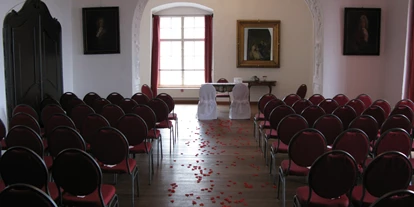 Winterhochzeit - Hochzeits-Stil: Traditionell - Dietach (Schleißheim) - Trauung im Kaisersaal - Schloss Steyregg