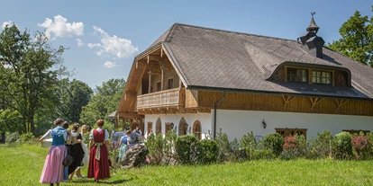 Winterhochzeit - Art der Location: Bauernhof/Landhaus - Sankt Gilgen - Heiraten im Laimer Urschlag in Strobl.
Foto © sandragehmair.com - Laimer-Urschlag