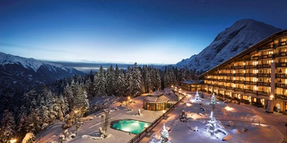 Winterhochzeit - nächstes Hotel - Volders - Außenansicht Interalpen-Hotel Tyrol bei Nacht - Interalpen-Hotel Tyrol *****S GmbH