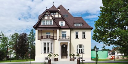 Winterhochzeit - Art der Location: Schloss - Wölling - Hotel Steirerschlössl - Außenansicht - Hotel Steirerschlössl