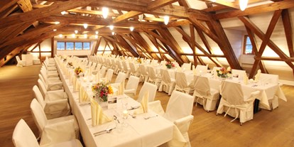 Winterhochzeit - nächstes Hotel - Berchtesgaden - Der Falkensteinsaal mit Platz für bis zu 150 Personen mit seinem einmaligen Ambiente und Blick auf den See. - Mozarthaus St. Gilgen am Wolfgangsee