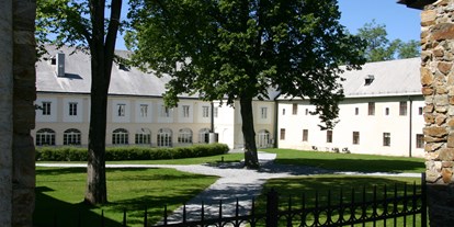 Winterhochzeit - Schönfichten - Schlosshof - Schloss Ottenschlag