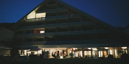 Winterhochzeit - nächstes Hotel - Außerkasten - Die Krainerhütte bei Nacht.
Foto © thomassteibl.com - Seminar- und Eventhotel Krainerhütte