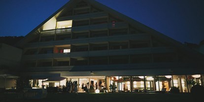 Winterhochzeit - Art der Location: Restaurant - Neudörfl (Neudörfl) - Die Krainerhütte bei Nacht.
Foto © thomassteibl.com - Seminar- und Eventhotel Krainerhütte