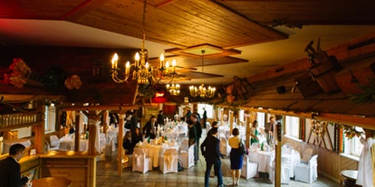 Winterhochzeit - Art der Location: Restaurant - Fürstenstein - Hochzeit 20.06.2015
Foto aus Sicht der Musiker auf die Tanzfläche. - Gasthof Wösner