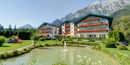 Winterhochzeit - nächstes Hotel - Volders - Berge und Bio-Badeteich - Alpenhotel Speckbacher Hof