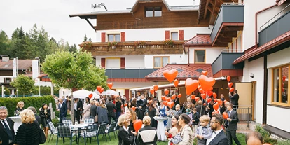 Winterhochzeit - Personenanzahl - Hinterriß (Vomp) - Heiraten im Wellnesshotel ZUM GOURMET in Tirol.
Foto © formafoto.net - Aktivhotel ZUM GOURMET