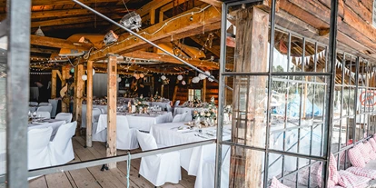 Winterhochzeit - Hochzeits-Stil: Modern - Hinterriß (Vomp) - Bootshaus Tegernsee