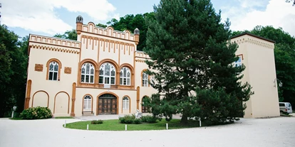 Winterhochzeit - Preisniveau: €€€€ - Rettenbach (Deutschlandsberg, Schwanberg) - Hochzeitslocation Schloss Wolfsberg in Kärnten.
Foto © henrywelischweddings.com - Schloss Wolfsberg