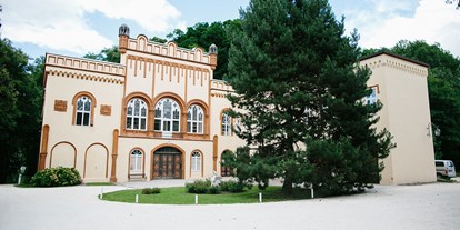 Winterhochzeit - Geeignet für: Vernissage oder Empfang - Peratschitzen - Hochzeitslocation Schloss Wolfsberg in Kärnten.
Foto © henrywelischweddings.com - Schloss Wolfsberg