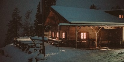 Winterhochzeit - Umgebung: in den Bergen - Österreich - Abendstimmung auf der Gamsalm Ehrwald. - Gamsalm Ehrwald 