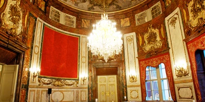 Winterhochzeit - nächstes Hotel - Hatzenbach - Ovaler Festsaal als Herzstück des Palais - Palais Daun-Kinsky