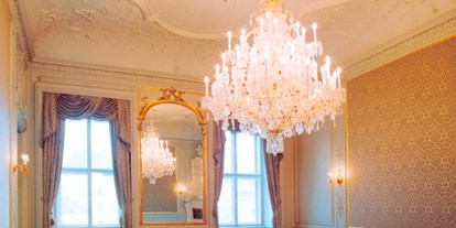 Winterhochzeit - Art der Location: Schloss - Pframa - Herrensalon für exklusive Trauungszermonien - Palais Daun-Kinsky