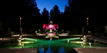 Winterhochzeit - Art der Location: Gasthaus - Österreich - Nächtliche Beleuchtung in den Wasserspielen - Gasthaus zu Schloss Hellbrunn