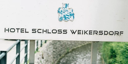Winterhochzeit - Art der Location: Schloss - Weigelsdorf (Ebreichsdorf) - Heiraten im Schloss Weikersdorf in 2500 Baden bei Wien.
foto © kalinkaphoto.at
 - Hotel Schloss Weikersdorf