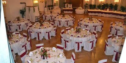 Winterhochzeit - Weinviertel - Hochzeit mit runden Tischen - Gasthof "Zum Goldenen Adler"