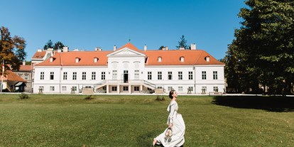 Winterhochzeit - Umgebung: im Park - Mödling - Traumhochzeit im Schloss Miller-Aichholz, Europahaus Wien - Schloss Miller-Aichholz - Europahaus Wien