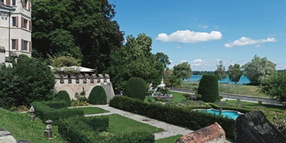 Winterhochzeit - Umgebung: im Park - Region Bodensee - Das Restaurant Schloss Seeburg zeichnet sich durch seine wunderschöne Lage am Bodensee aus. Wir gehören seit 2018 zu den 20 schönsten Hochzeitslocations in der Schweiz. - Schloss Seeburg