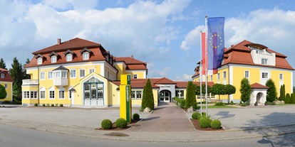 Winterhochzeit - Preisniveau: € - Obertrum am See - Außenansicht - Gasthof Hotel Jägerwirt