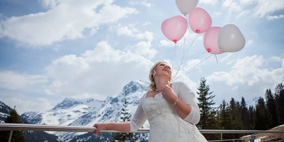 Winterhochzeit - Geeignet für: Hochzeit - St. Anton am Arlberg - Die majestätischen Berge immer im Blick... - Hotel Sonnenburg