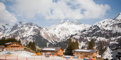 Winterhochzeit - Geeignet für: Eventlocation - St. Anton am Arlberg - Ausblick aus der Bibliothek - Hotel Sonnenburg